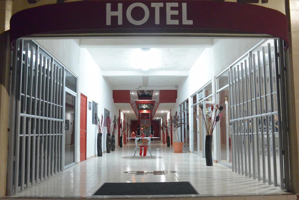 Hotel Plaza Providencia Ixtapa  Экстерьер фото