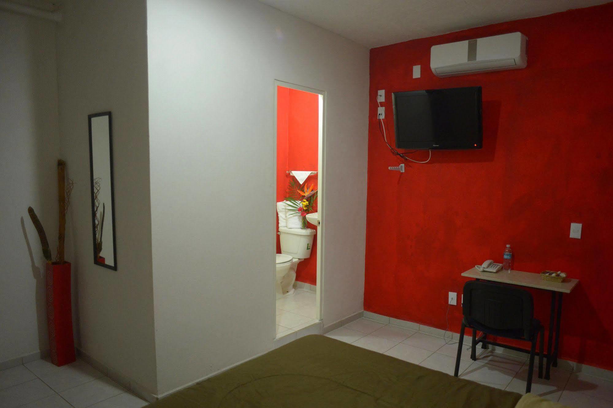 Hotel Plaza Providencia Ixtapa  Экстерьер фото