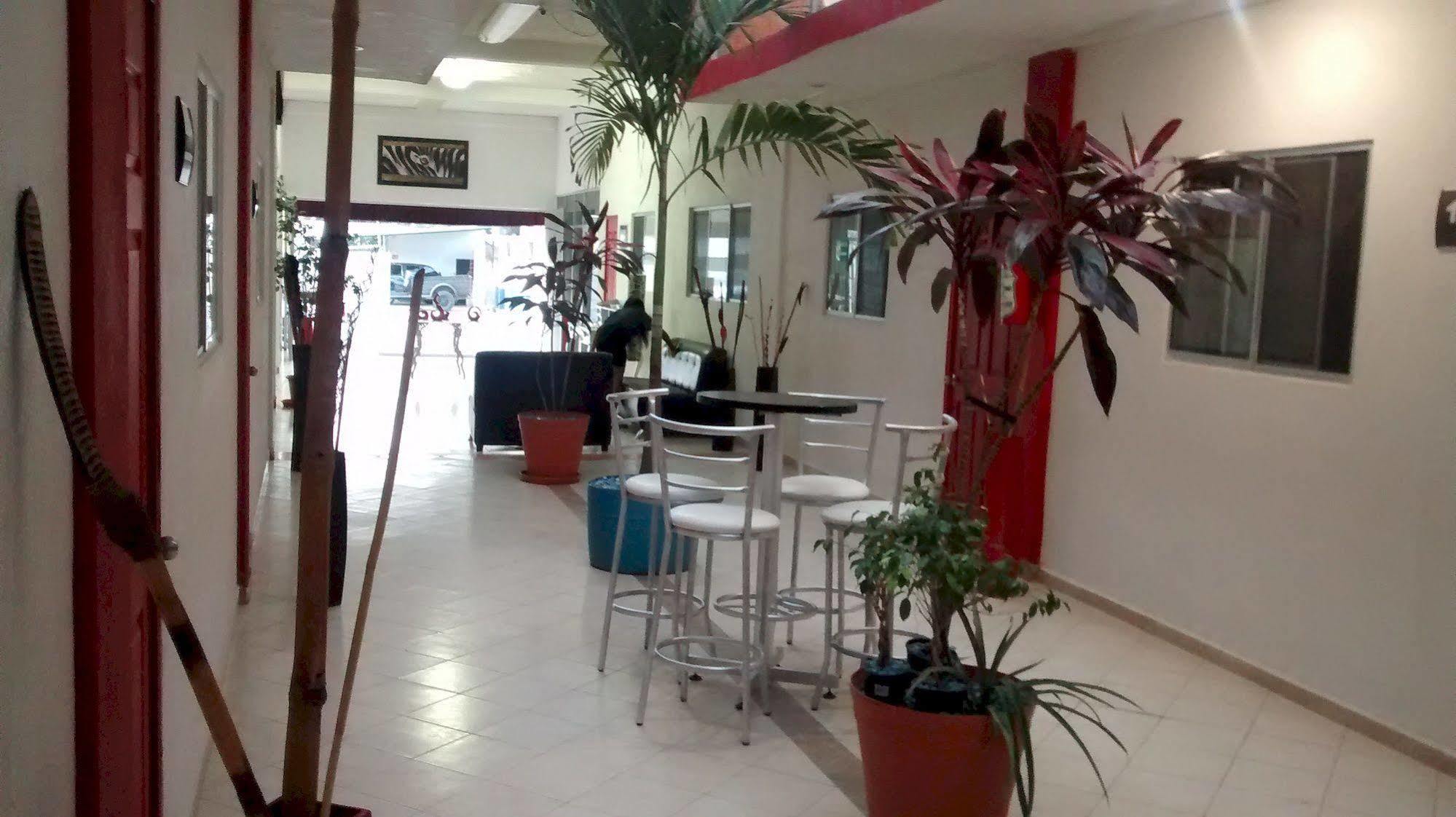 Hotel Plaza Providencia Ixtapa  Экстерьер фото
